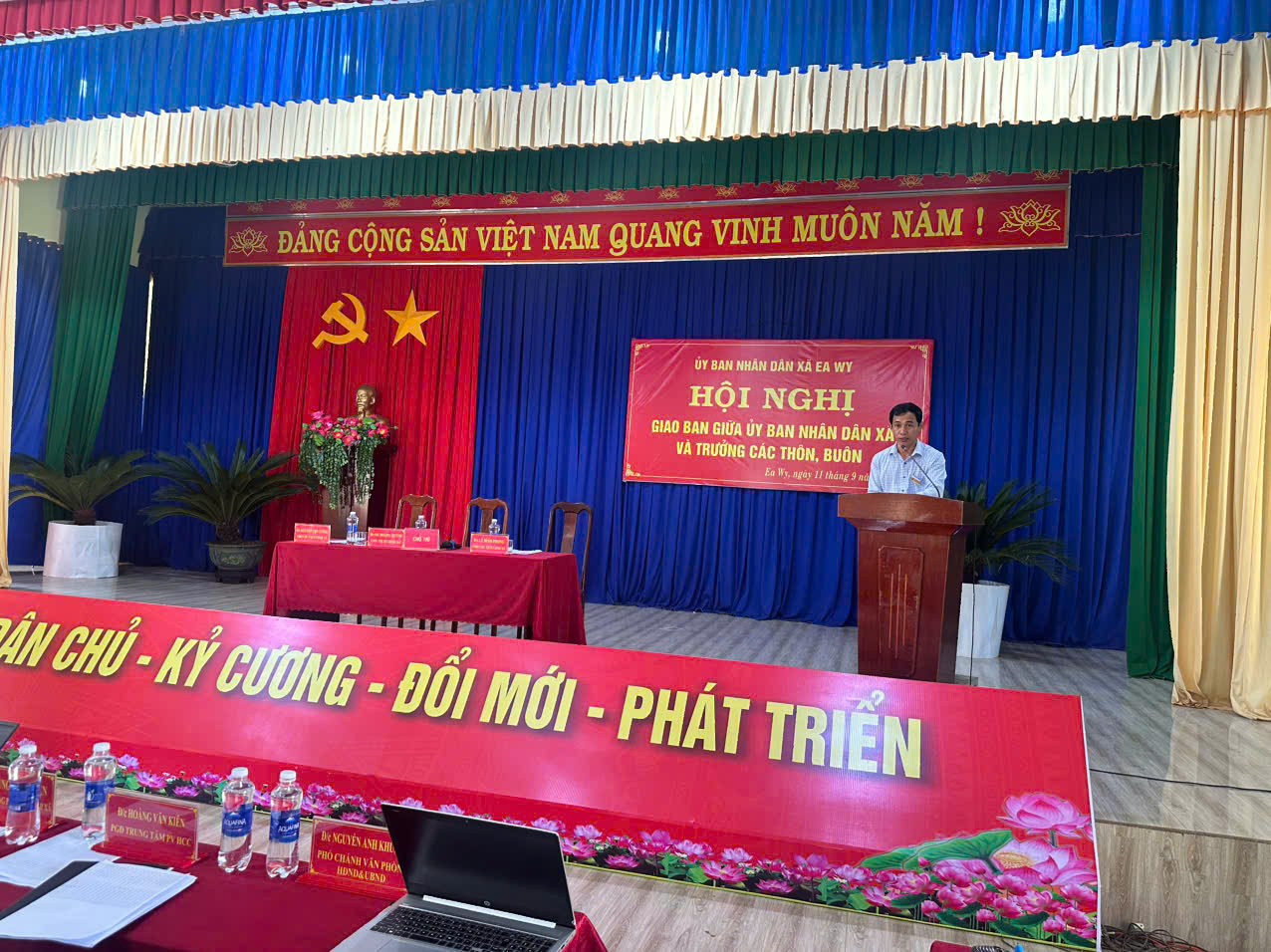 Dc Khuan-PCVP thong qua bao cao